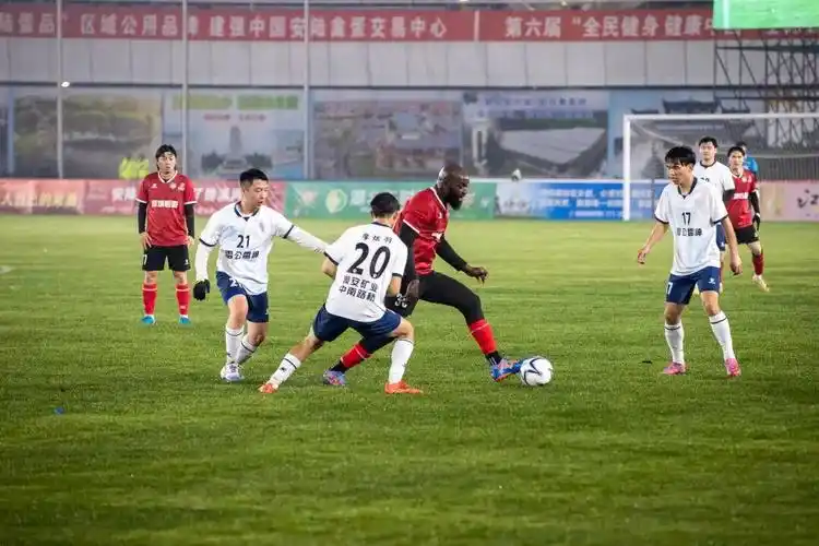 意大利乙级联赛：帕尔马 VS 巴里